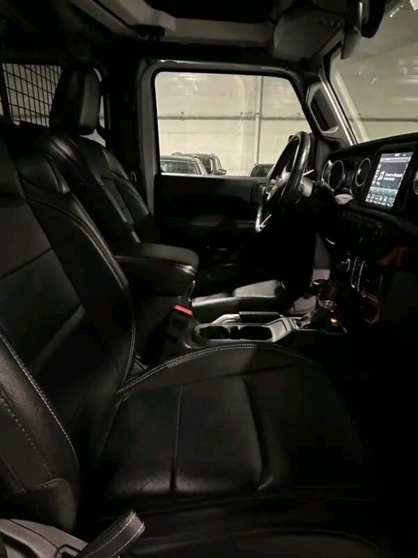 Jeep Wrangler – Image 15