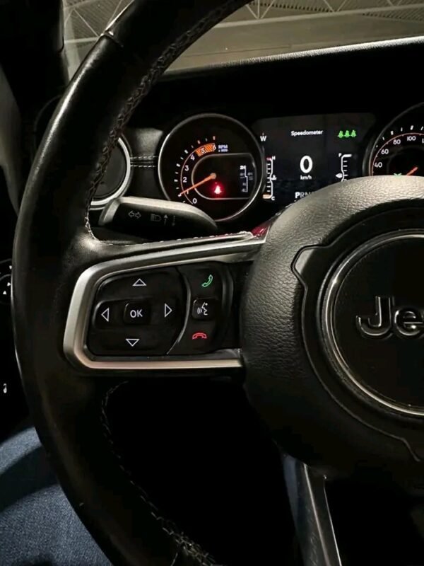 Jeep Wrangler – Image 11