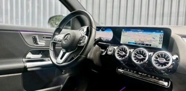 Mercedes-Benz GLA – Image 15