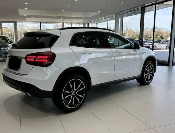 Mercedes-Benz GLA 200 – Image 4