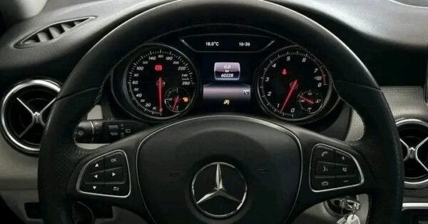 Mercedes-Benz GLA 200 – Image 14