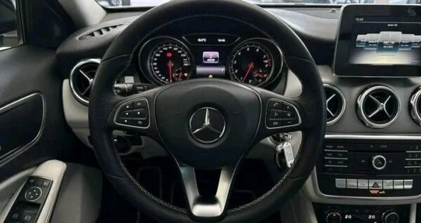 Mercedes-Benz GLA 200 – Image 2