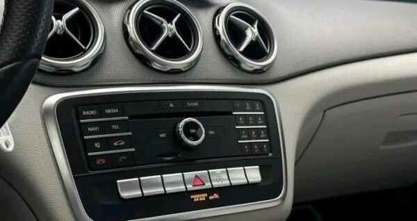 Mercedes-Benz GLA 200 – Image 12