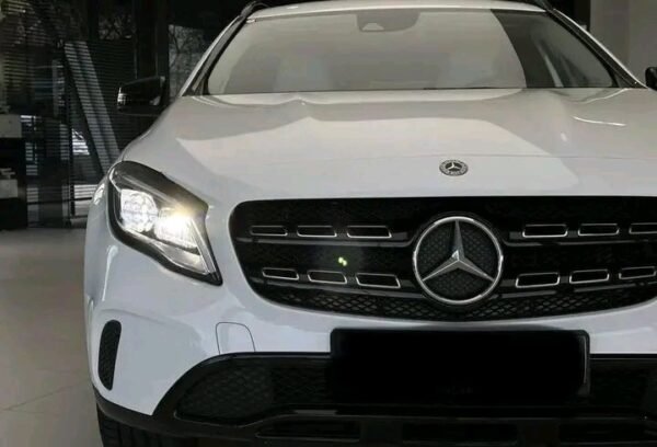 Mercedes-Benz GLA 200 – Image 20