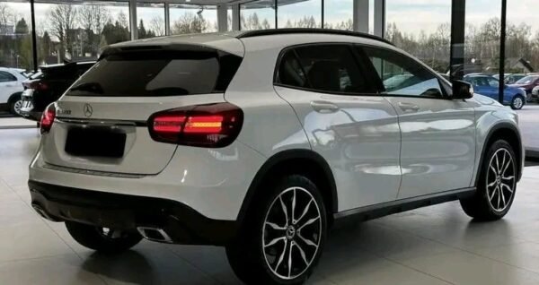 Mercedes-Benz GLA 200 – Image 13