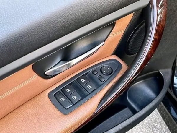 BMW 3 Series – Image 9