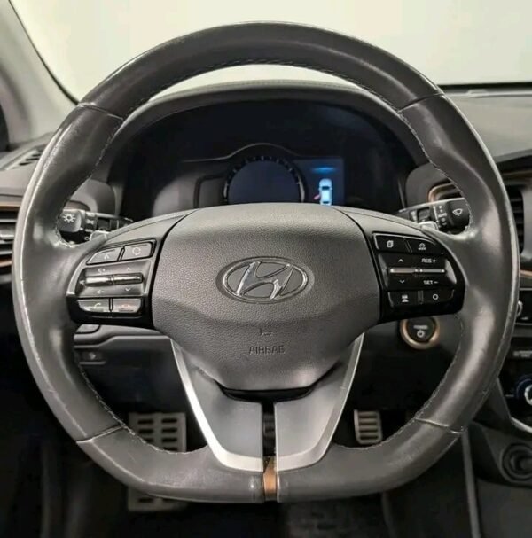 Hyundai i10 - Image 31