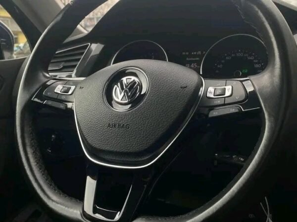 Volkswagen Tiguan – Image 11
