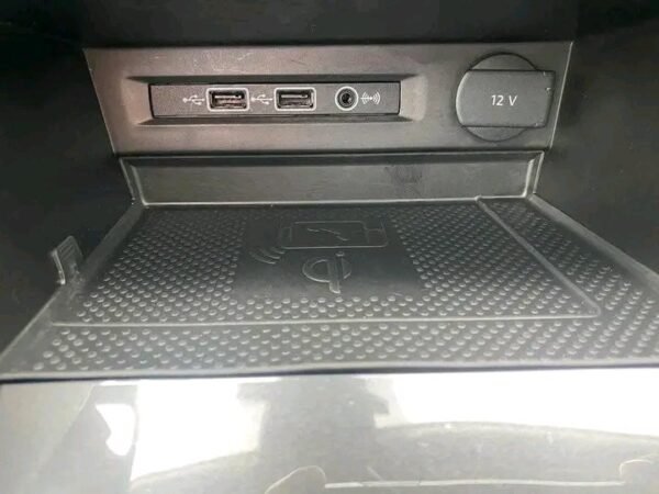 Volkswagen Tiguan – Image 14