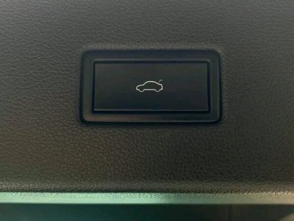 Volkswagen Tiguan – Image 7
