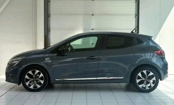 RENAULT CLIO – Image 11