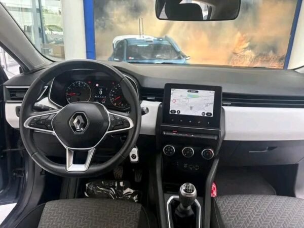 RENAULT CLIO – Image 22