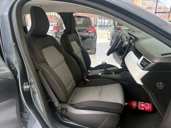 RENAULT CLIO – Image 12