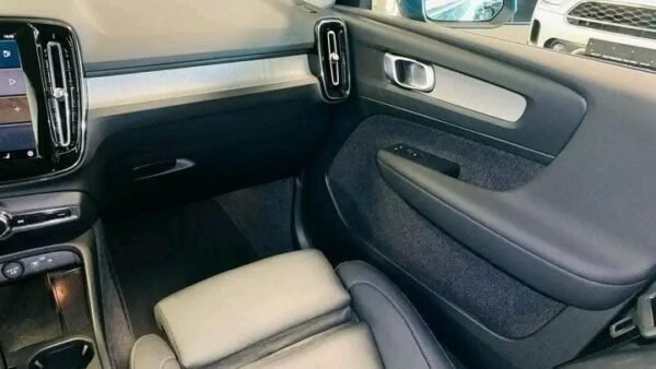Volvo XC40 – Image 3
