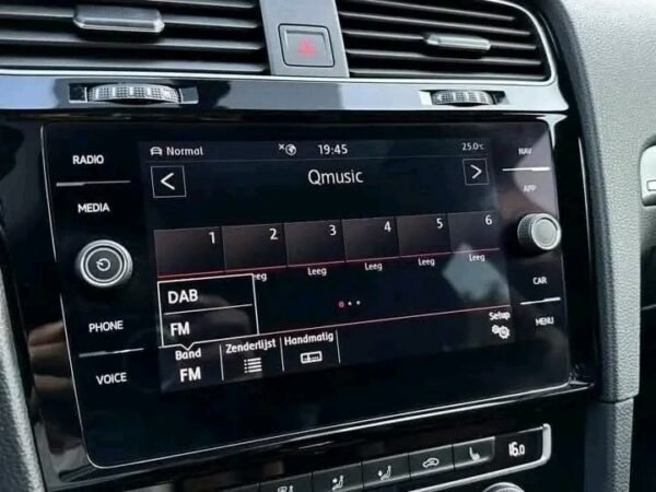 VOLKSWAGEN GOLF – Image 16
