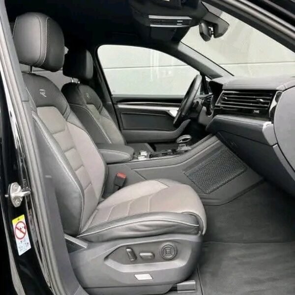 Volkswagen Touareg – Image 22