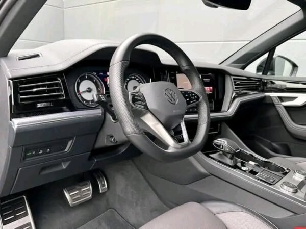 Volkswagen Touareg – Image 26
