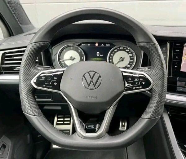 Volkswagen Touareg – Image 19