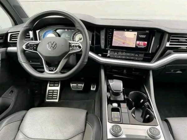 Volkswagen Touareg – Image 24