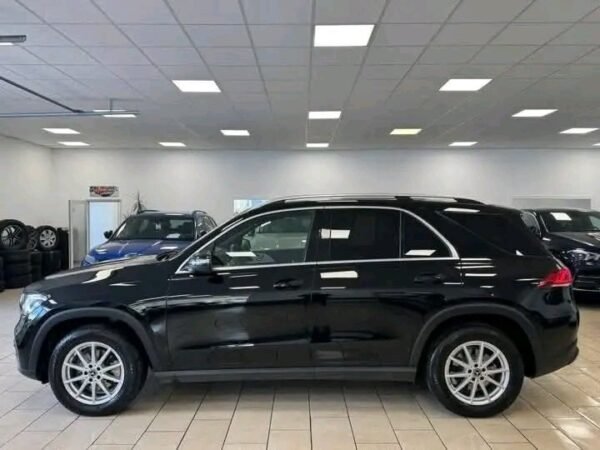 Mercedes-Benz GLE 300 – Image 10