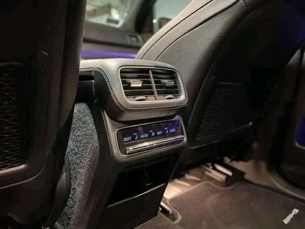 Mercedes-Benz GLE – Image 11