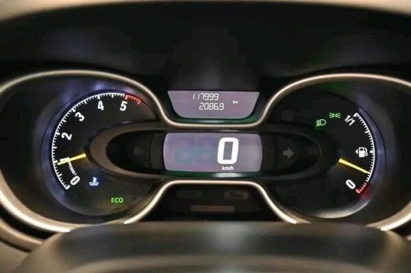 Opel Vivaro – Image 17