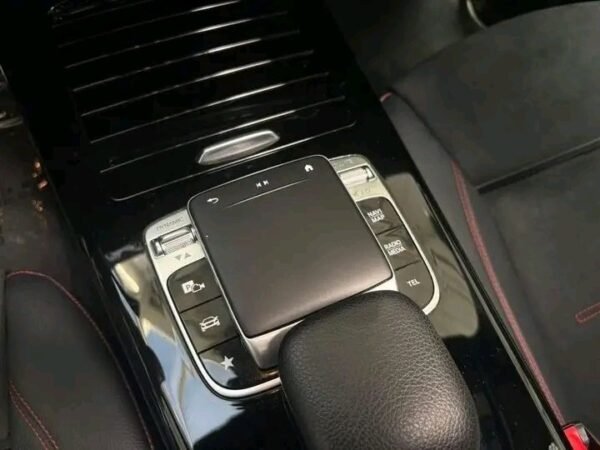 MERCEDES A-CLASS – Image 4