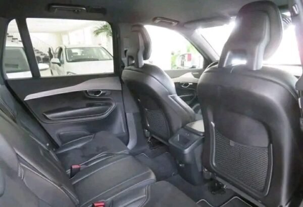 Volvo XC90 – Image 11