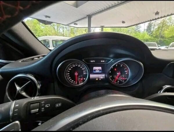 Mercedes-Benz GLA – Image 8