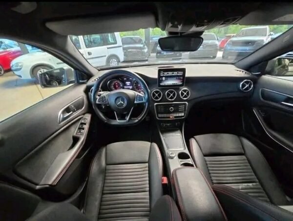 Mercedes-Benz GLA – Image 10