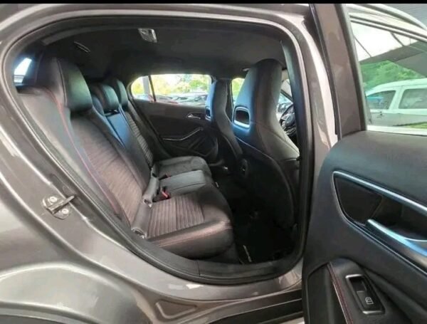 Mercedes-Benz GLA – Image 28