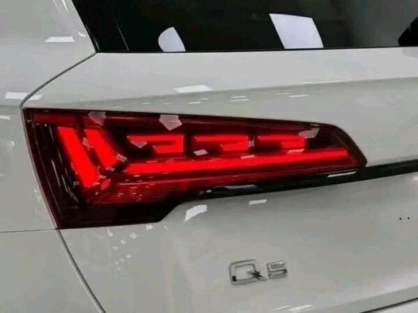 Audi Q5 40 – Image 15