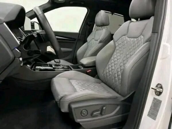 Audi Q5 40 – Image 20