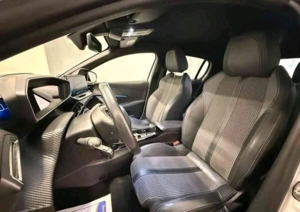 Peugeot 208 – Image 14