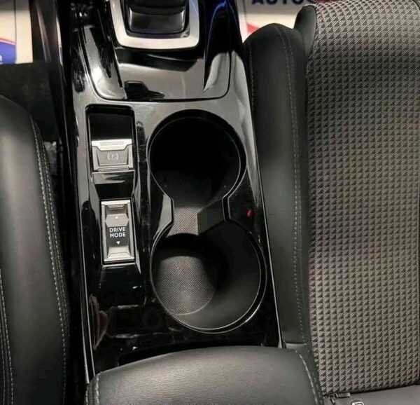 Peugeot 208 – Image 12