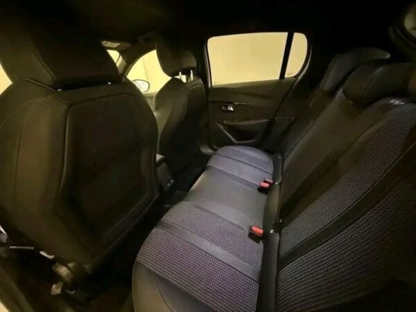 Peugeot 208 – Image 6