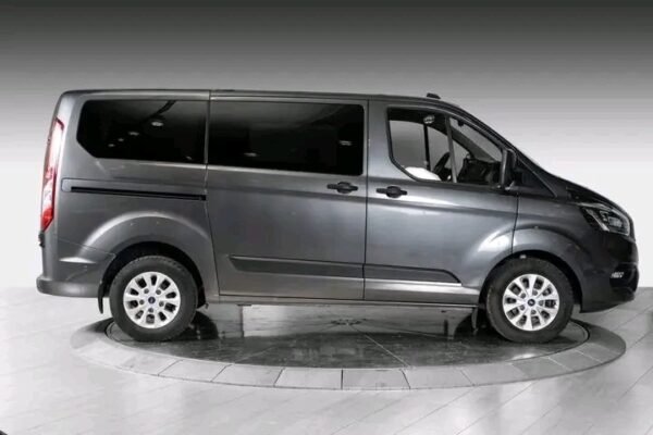 Ford Tourneo Custom – Image 18
