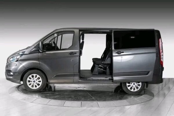 Ford Tourneo Custom – Image 19