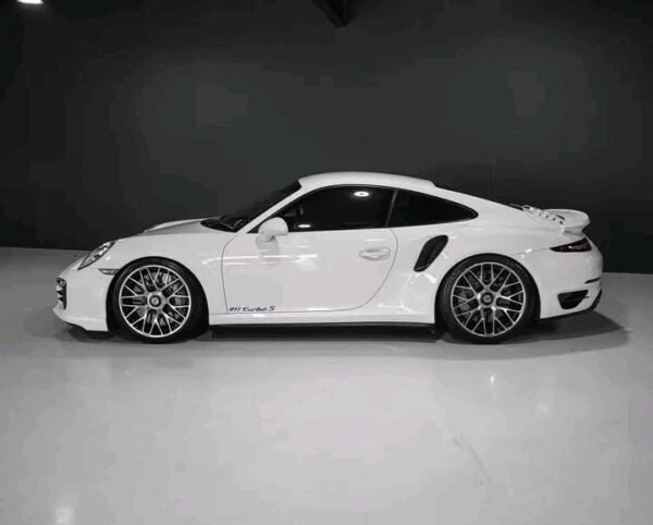Porsche 911 Turbo S – Image 9