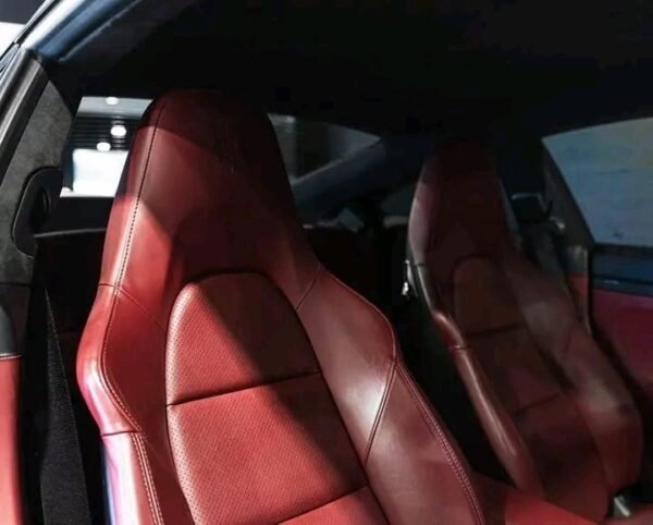 Porsche 911 Turbo S – Image 10