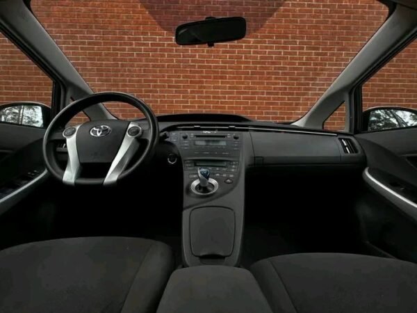 Toyota Prius – Image 12