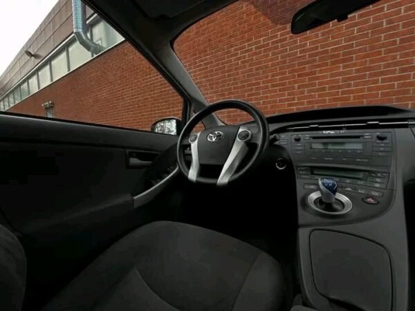 Toyota Prius – Image 7