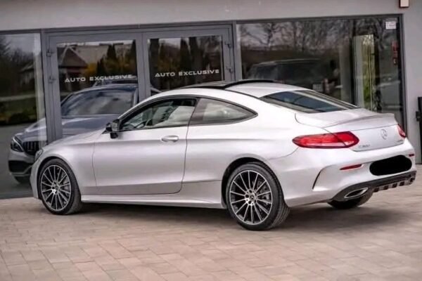 Mercedes-Benz C-Class 300 – Image 17