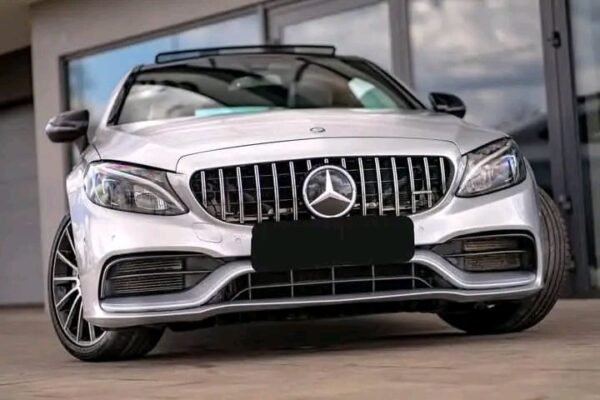 Mercedes-Benz C-Class 300 – Image 19