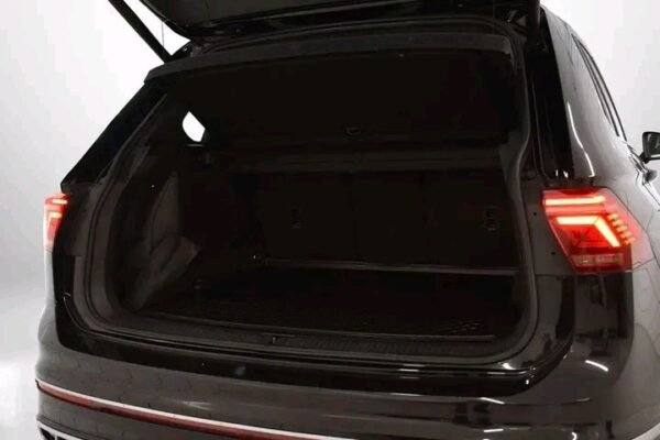 Volkswagen Tiguan R-LINE – Image 11