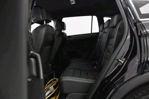 Volkswagen Tiguan R-LINE – Image 2