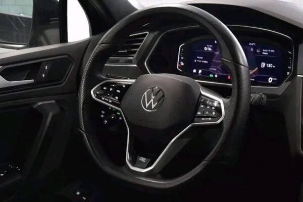 Volkswagen Tiguan R-LINE – Image 28