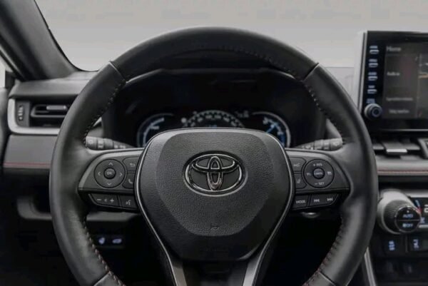 Toyota RAV4 Plug-in Hybrid – Image 8