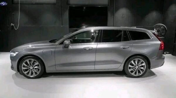 Volvo V60 T8 AWD – Image 28