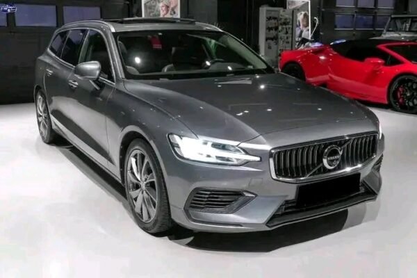 Volvo V60 T8 AWD – Image 24